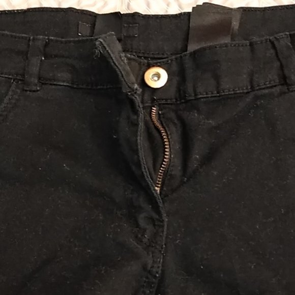 Shorts - Picture 4 of 4